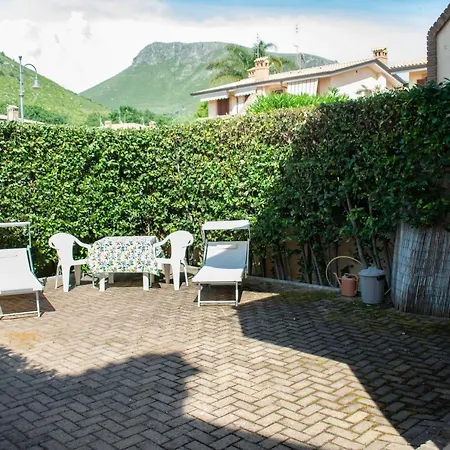 Omero 2 - Center * Sperlonga